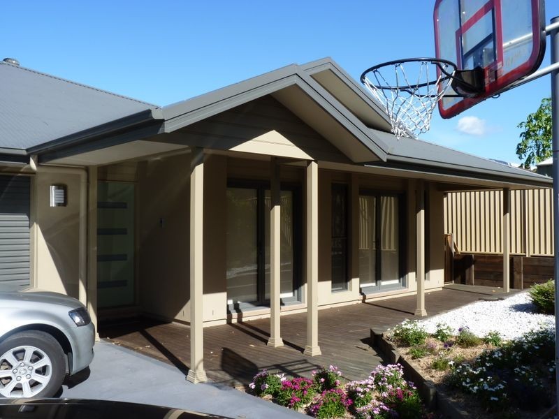 196 Freemans Drive, Morisset NSW 2264