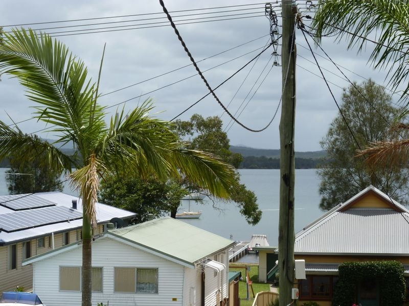 102 Grand Parade, Bonnells Bay NSW 2264