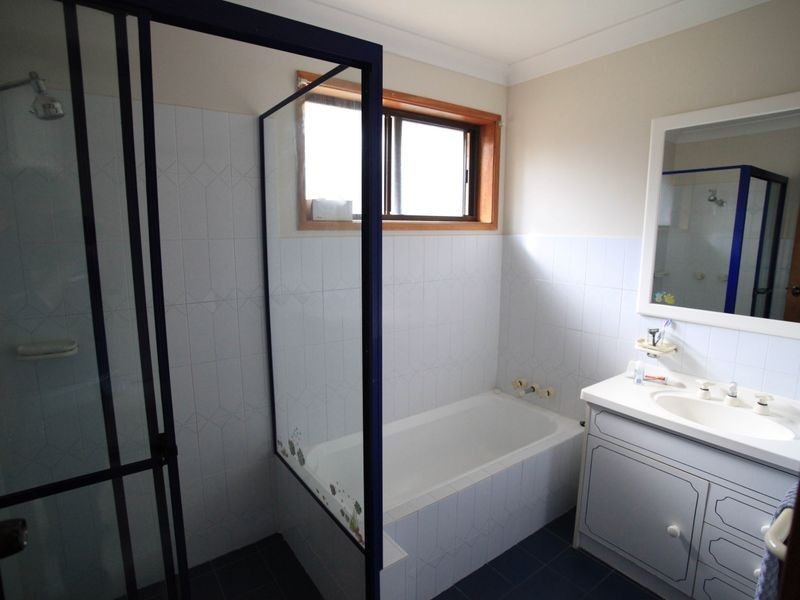 1 Hillcrest Road, Mirrabooka NSW 2264