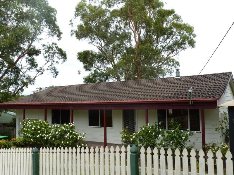 2 Wingfield Street, Windermere Park NSW 2264