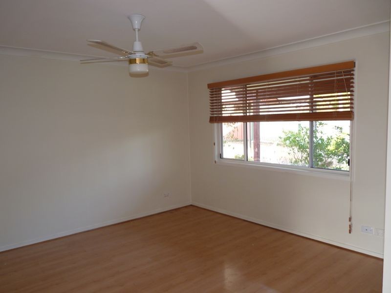 2 Wingfield Street, Windermere Park NSW 2264