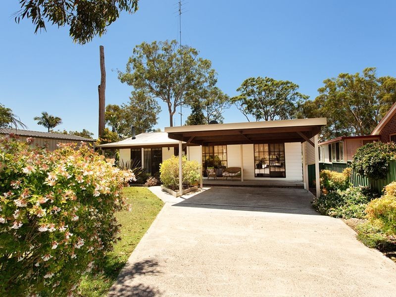 15 Frederick Street, Windermere Park NSW 2264