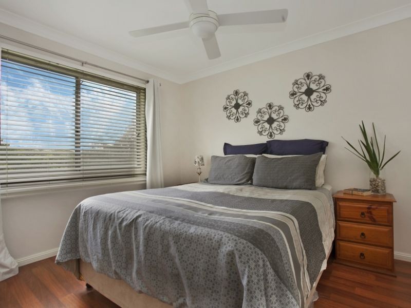 6 Hillcrest Road, Mirrabooka NSW 2264