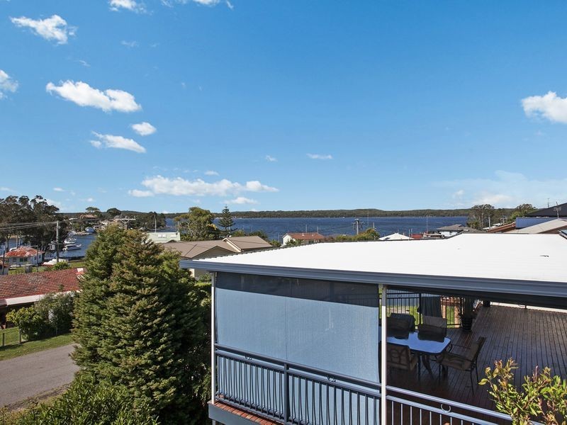 12 Maitland Avenue, Sunshine NSW 2264
