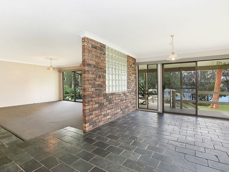 1 Eliot Street, Mannering Park NSW 2259