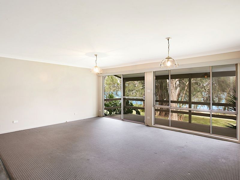 1 Eliot Street, Mannering Park NSW 2259