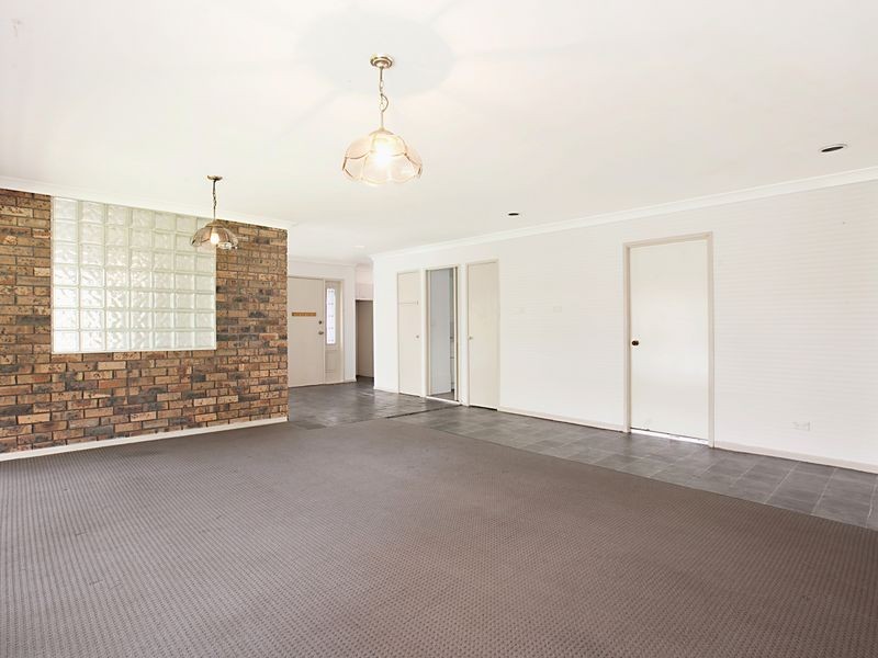 1 Eliot Street, Mannering Park NSW 2259