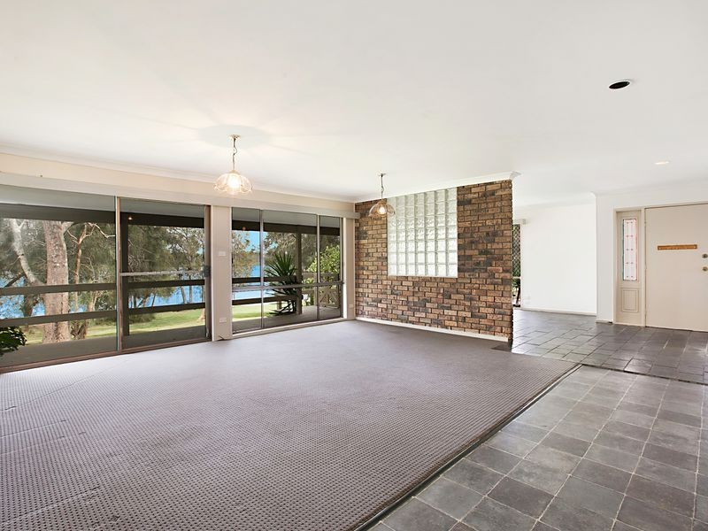 1 Eliot Street, Mannering Park NSW 2259