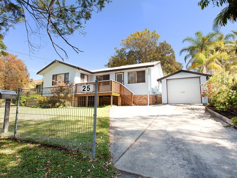 25 Churchill Crescent, Windermere Park NSW 2264