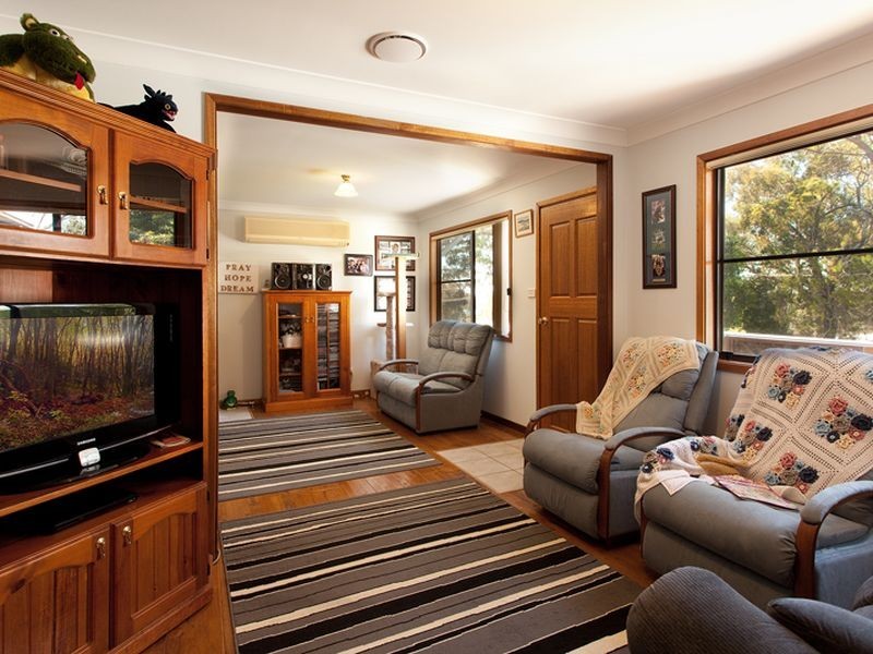 25 Churchill Crescent, Windermere Park NSW 2264