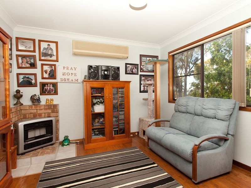 25 Churchill Crescent, Windermere Park NSW 2264