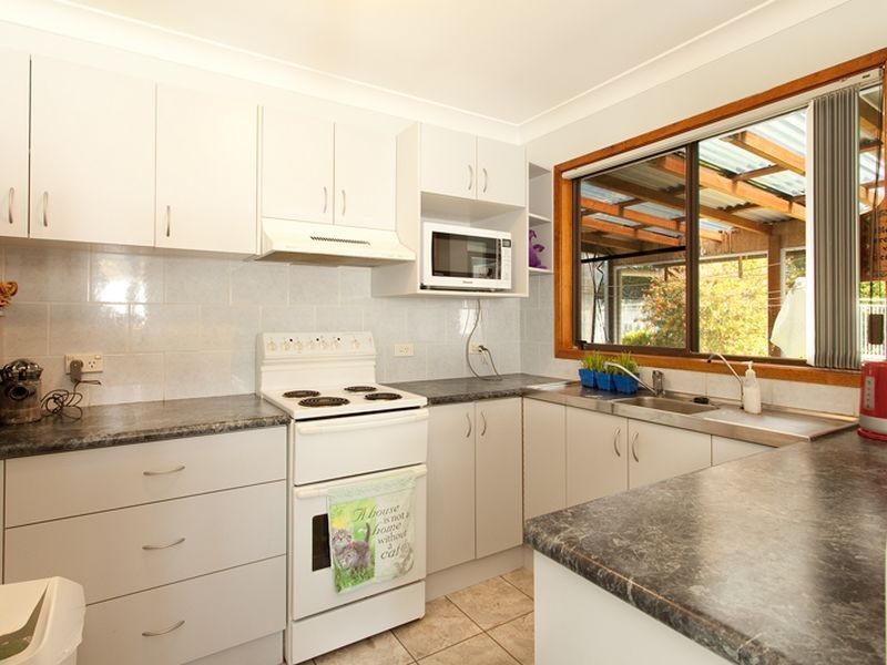 25 Churchill Crescent, Windermere Park NSW 2264