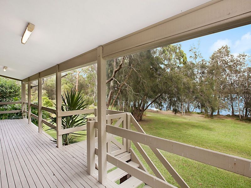 1 Eliot Street, Mannering Park NSW 2259