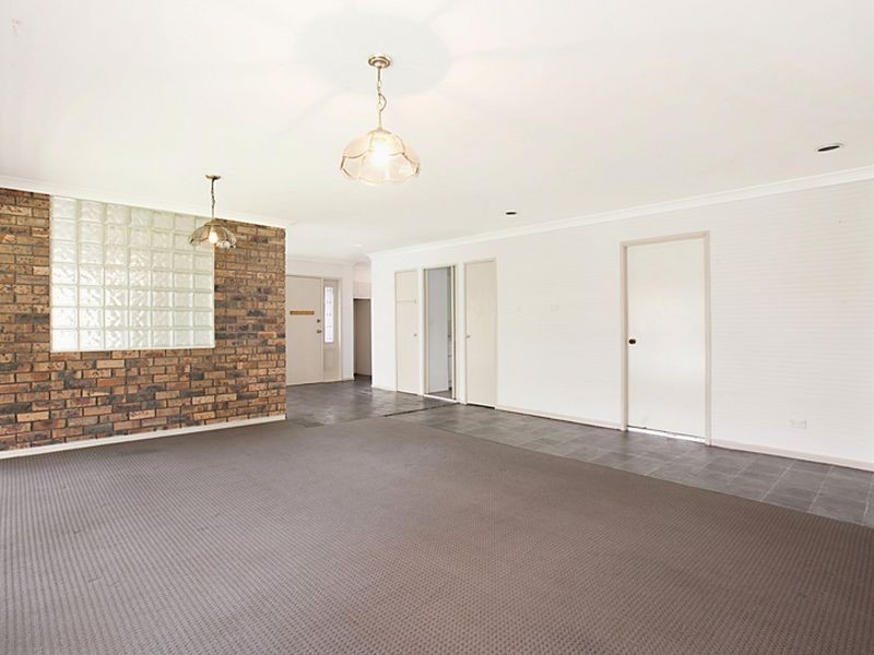 1 Eliot Street, Mannering Park NSW 2259