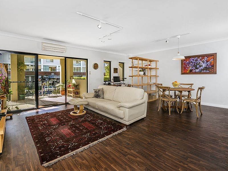 2/11 Sturdee Parade, Dee Why NSW 2099