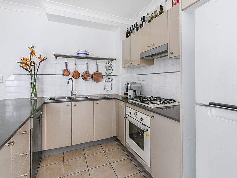 2/11 Sturdee Parade, Dee Why NSW 2099