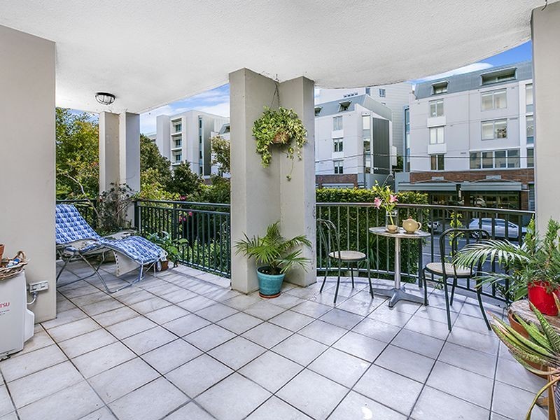 2/11 Sturdee Parade, Dee Why NSW 2099