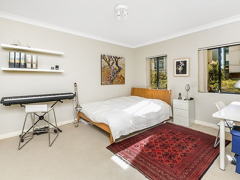 2/11 Sturdee Parade, Dee Why NSW 2099