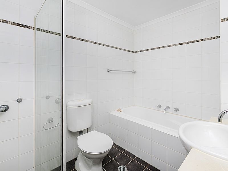 2/11 Sturdee Parade, Dee Why NSW 2099