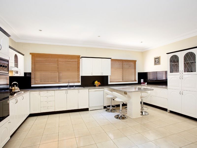 8 Poziers Parade, Allambie Heights NSW 2100