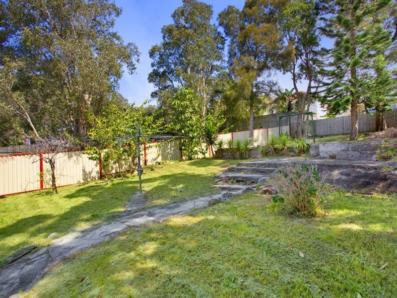 8 Poziers Parade, Allambie Heights NSW 2100