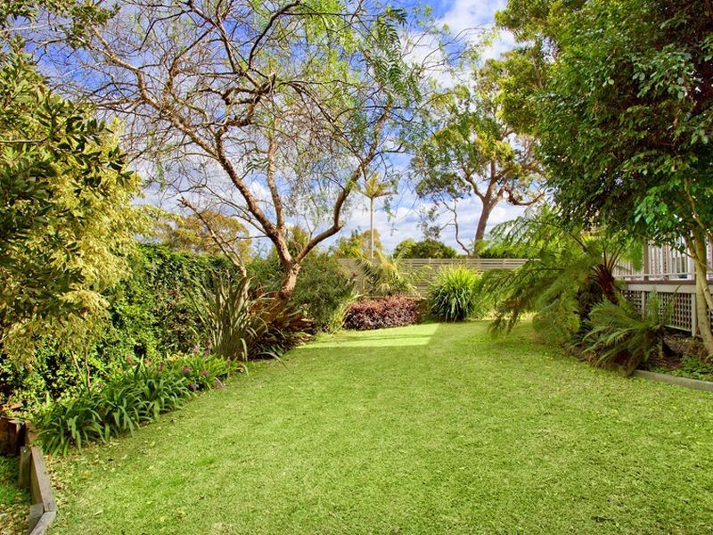 100 Crescent Road, Newport NSW 2106