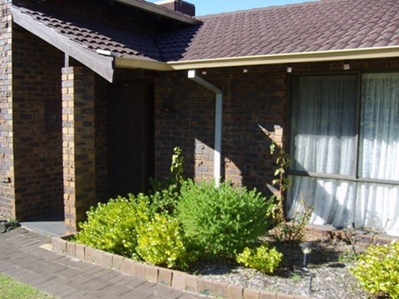 104 Pine Tree Gully, Willetton WA 6155