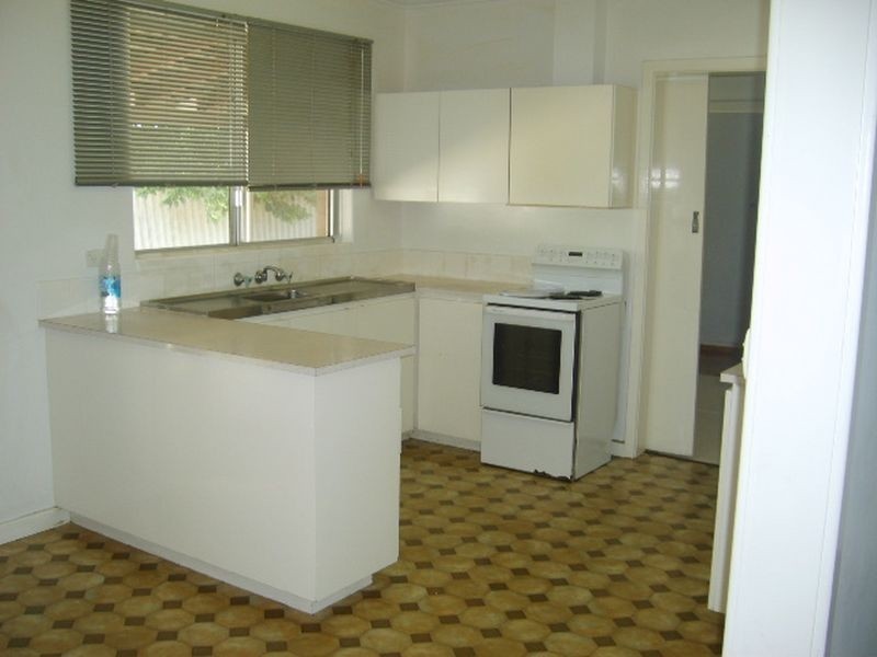 15 Tudor Avenue, Shelley WA 6148