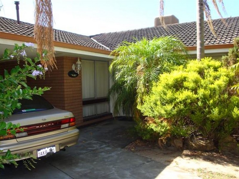 23 Tricourt Grove, Riverton WA 6148