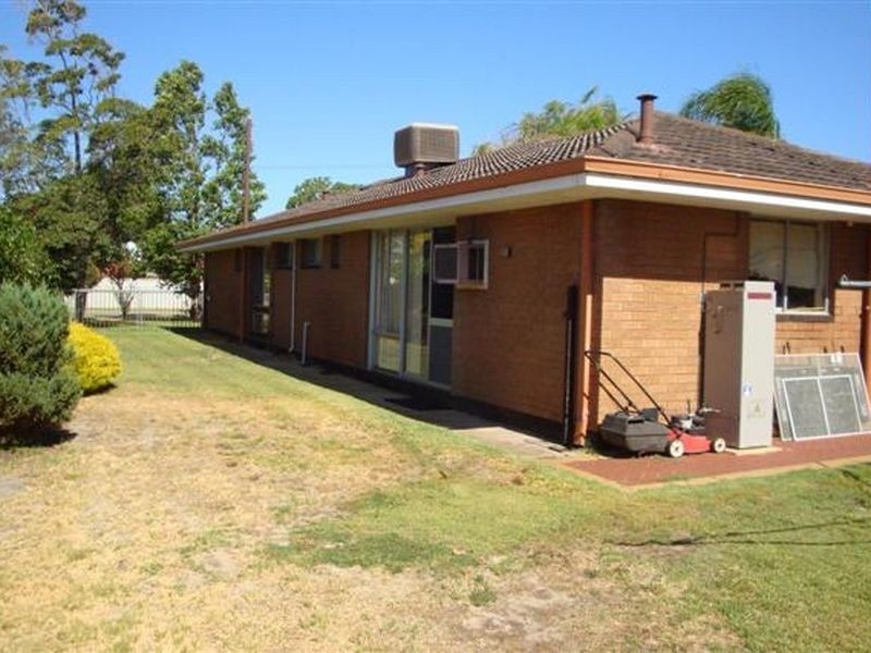 23 Tricourt Grove, Riverton WA 6148