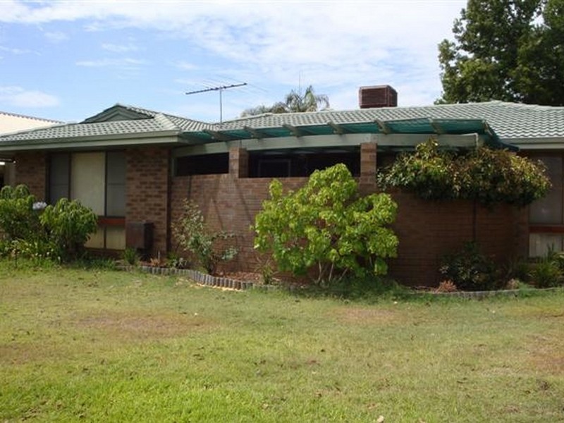 56 Hossack Avenue, Parkwood WA 6147