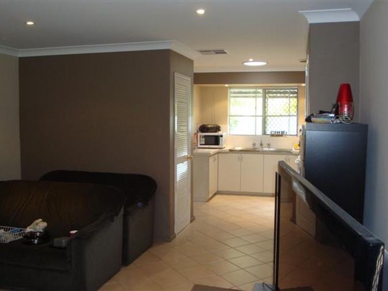 8 Downer Way, Bull Creek WA 6149