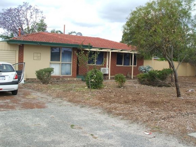 4 Hadlow Place, Thornlie WA 6108