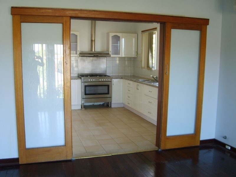 24 Wellington Street, Queens Park WA 6107