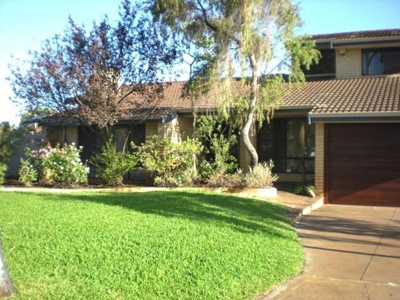 6 Back Close, Bull Creek WA 6149