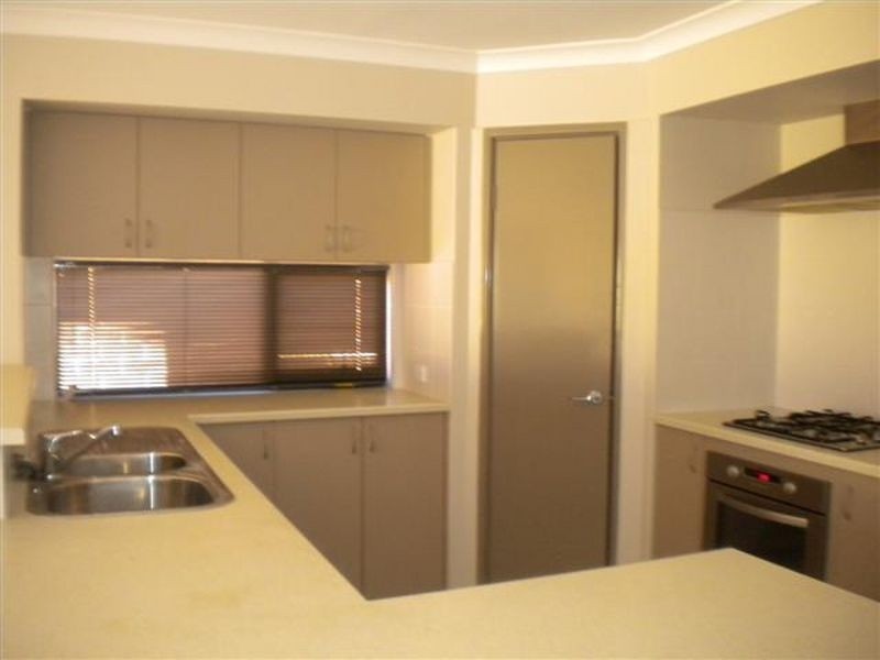 4/27 Wiltshire Ave, Thornlie WA 6108