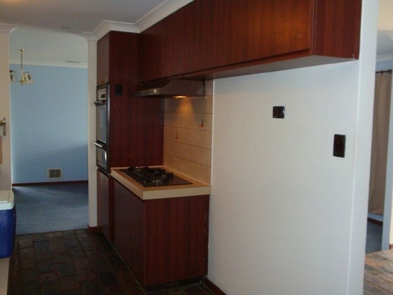 33 Merrifield Circle, Leeming WA 6149