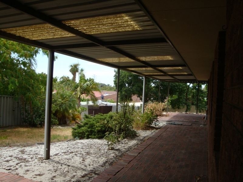 33 Merrifield Circle, Leeming WA 6149