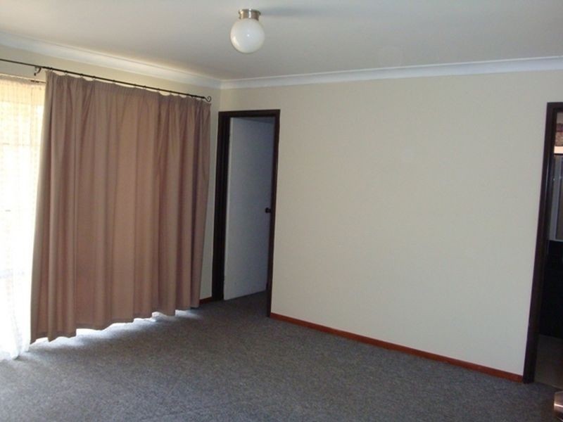 33 Merrifield Circle, Leeming WA 6149