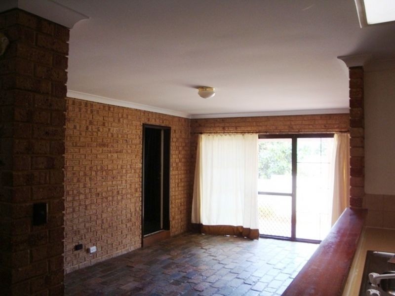 33 Merrifield Circle, Leeming WA 6149