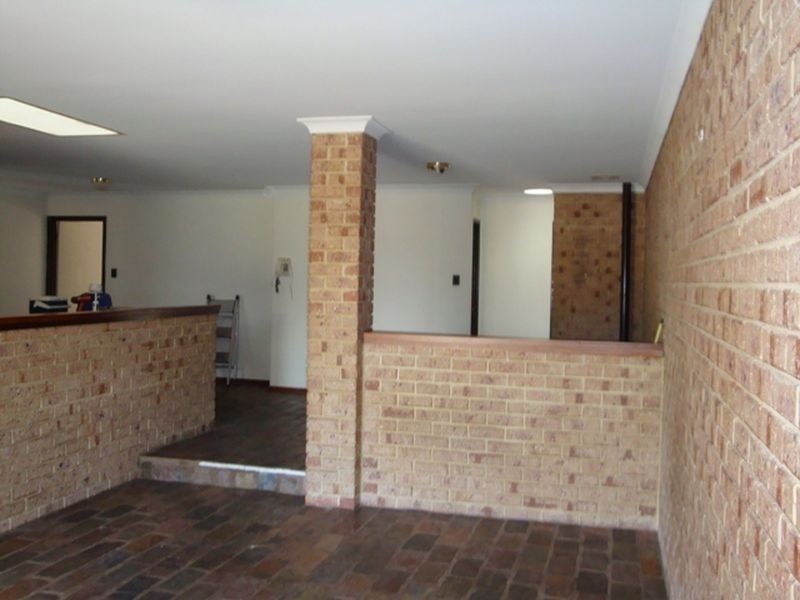 33 Merrifield Circle, Leeming WA 6149