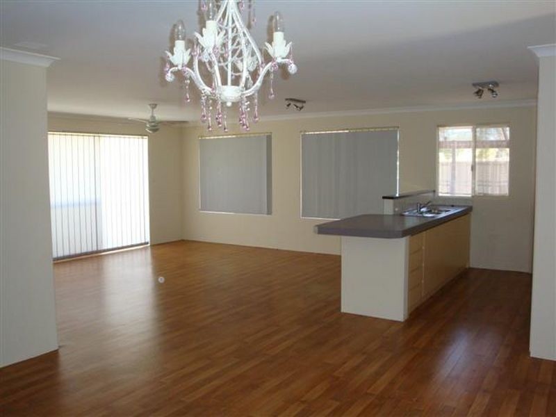 13 Vanilla Glade, Kenwick WA 6107