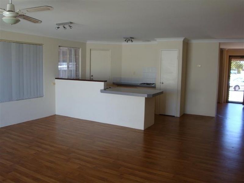 13 Vanilla Glade, Kenwick WA 6107