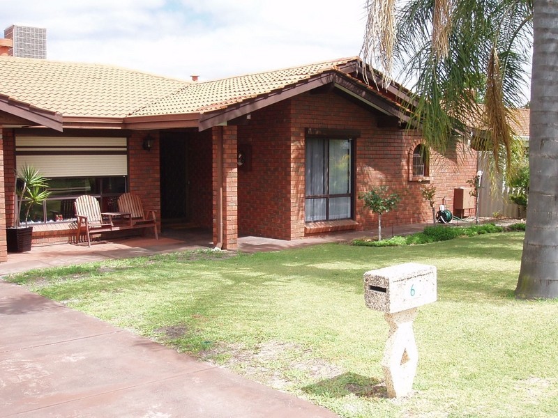 6 Duxbury Place, Willetton WA 6155