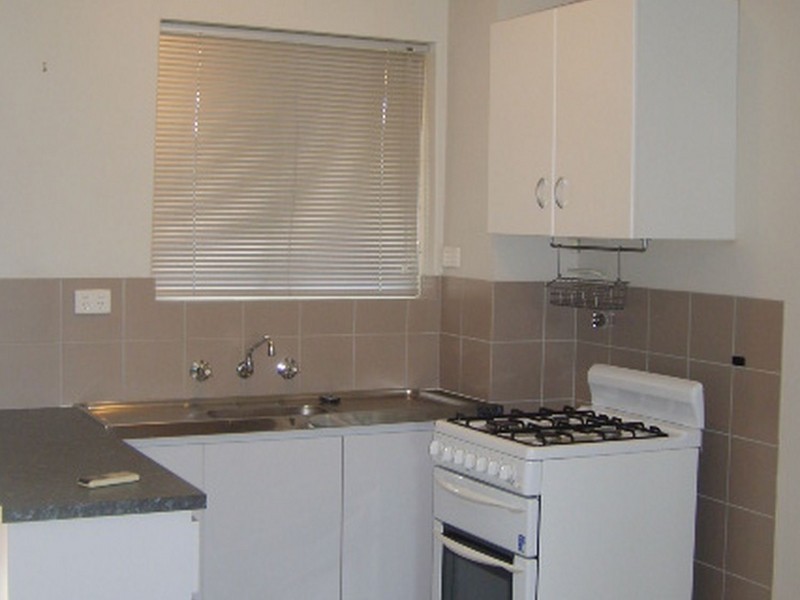 8/67 Lester Drive, Thornlie WA 6108