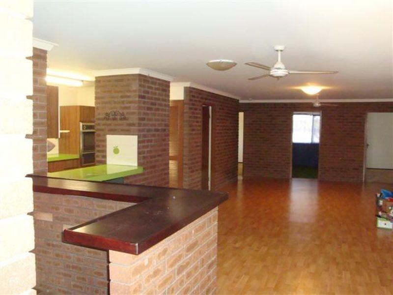 2 Benzie Way, Parkwood WA 6147