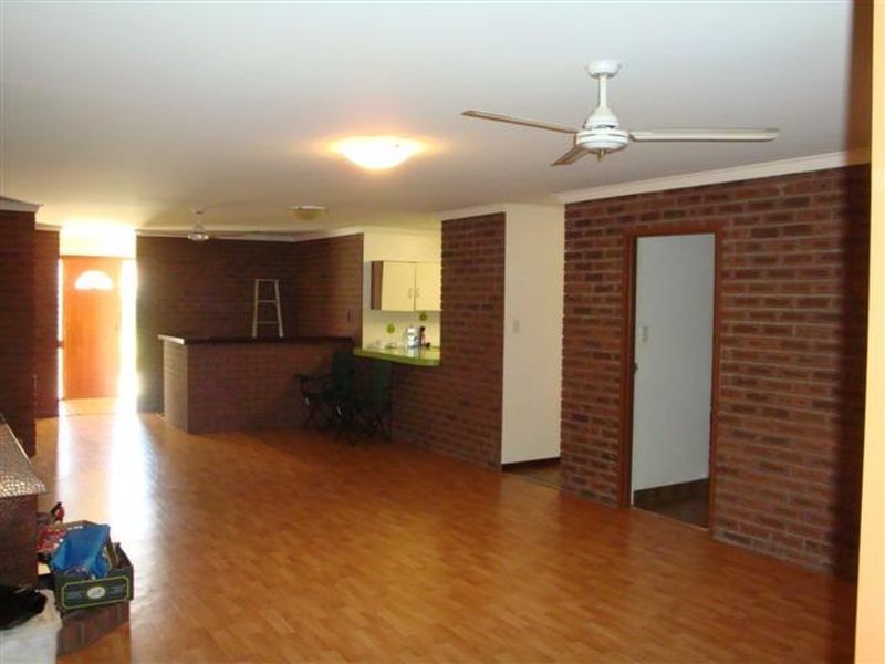 2 Benzie Way, Parkwood WA 6147