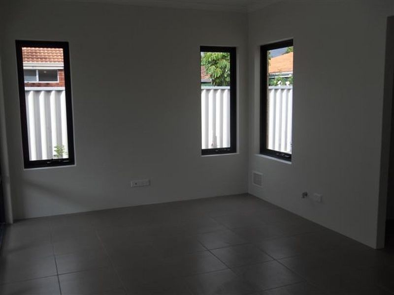 4b Adelina Street, Wilson WA 6107