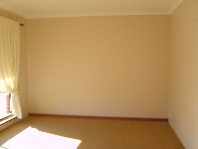 21 Greenshank Close, East Cannington WA 6107