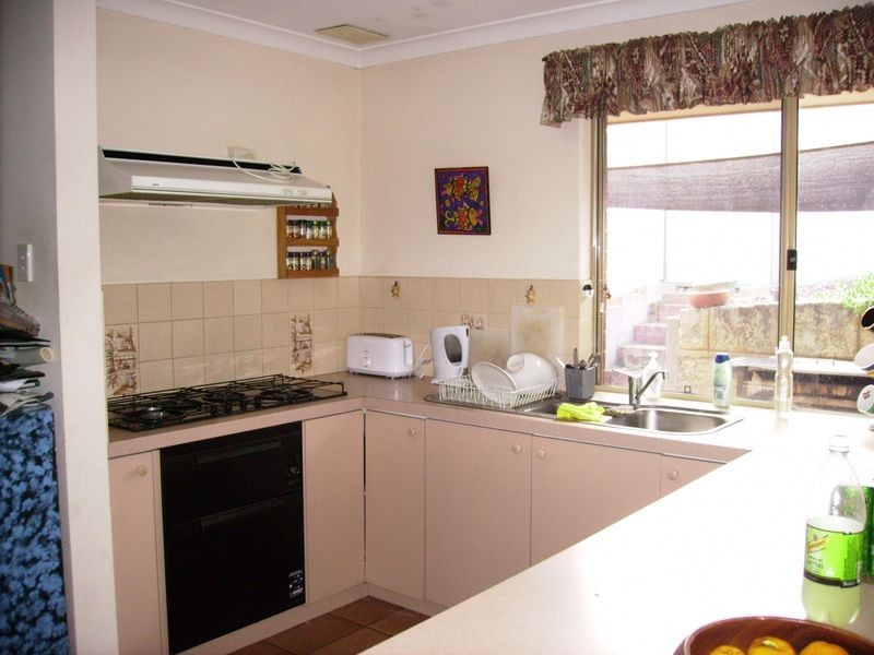 8b Jean Street, Beaconsfield WA 6162